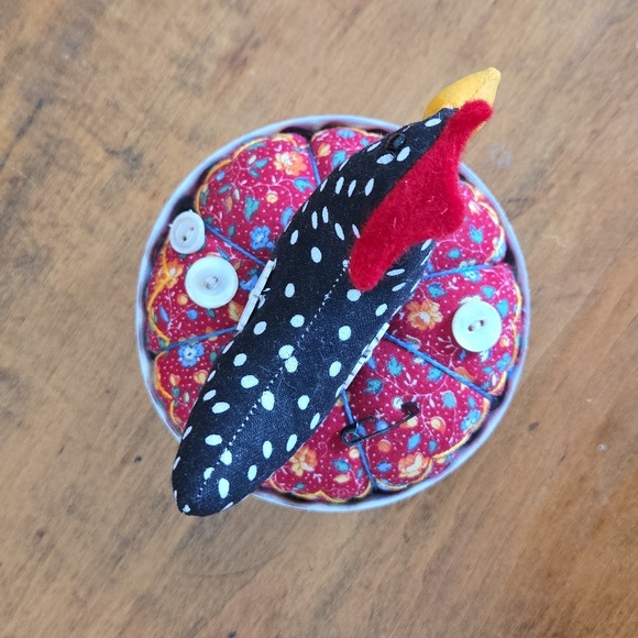 Hand Crafted Chicken On Her Nest Pin Cushion - Picture 3 of 4